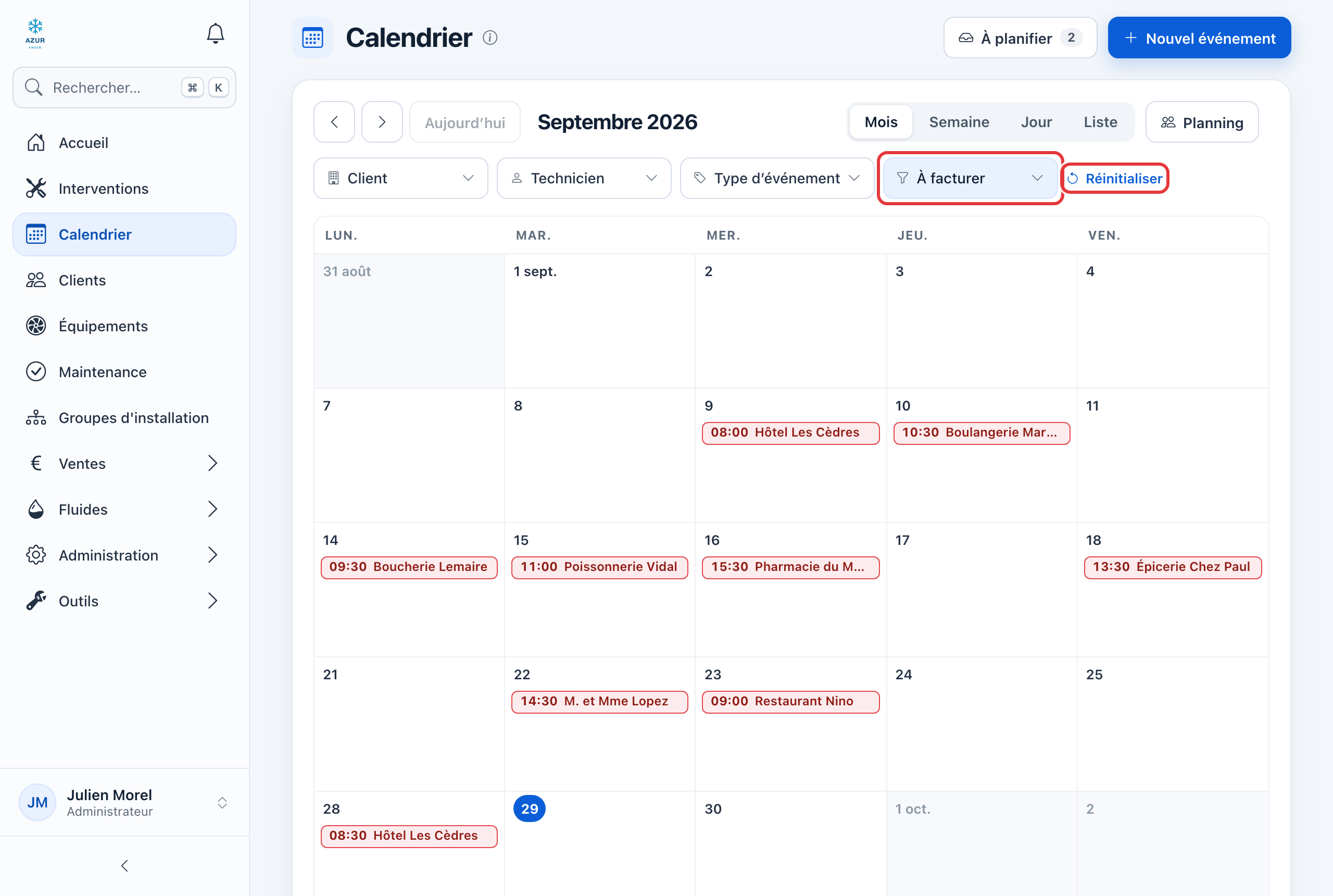 Calendrier filtré sur À facturer : seules les interventions à facturer restent ; le filtre et le lien Réinitialiser sont entourés en rouge.