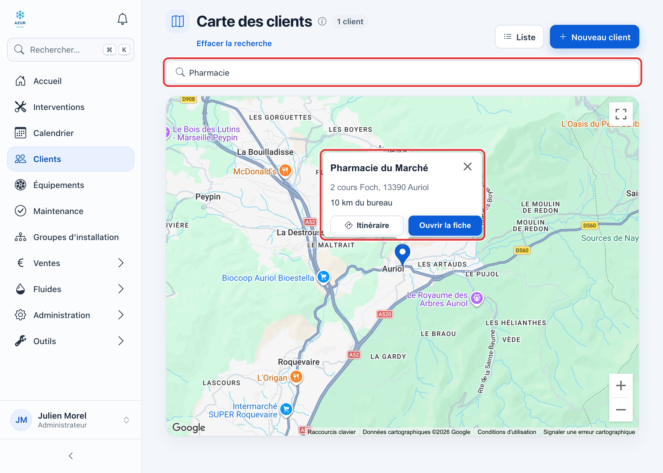 Recherche « Pharmacie » : la bulle de la Pharmacie du Marché, avec son adresse, « 10 km du bureau » et les boutons Itinéraire et Ouvrir la fiche, est entourée en rouge.